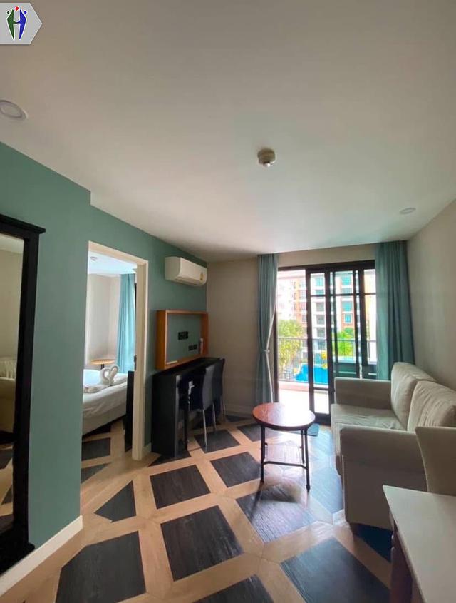 เอสปัญน่า คอนโด จอมเทียนพัทยาให้เช่า  •	ขนาด 35 ตารางเมตร, 1 ห้องนอน 1 ห้องน้ำ •	ทีวี, 2 แอร์, ตู้เย็น, ไมโครเวฟ •	บิ๊วอินครัวยุโรป เฟอร์นิเจอร์ครบชุด 1