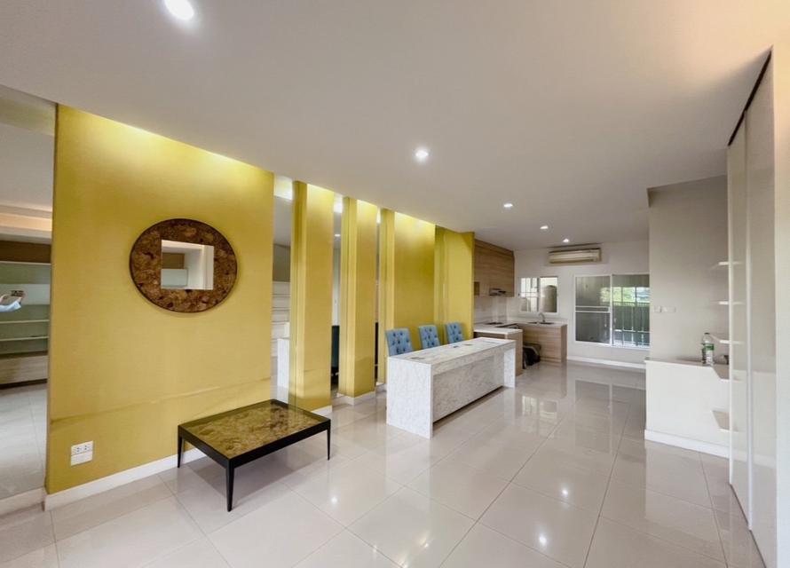 ให้เช่า ทาวน์เฮาส์ 3 ชั้น – นลิน อเวนิว รามคำแหง 138 | 28 ตร.ว. 200 ตร.ม. | 3 นอน 3 น้ำ |  ทำเลดีเยี่ยม ใกล้จุดขึ้น–ลงทา 2