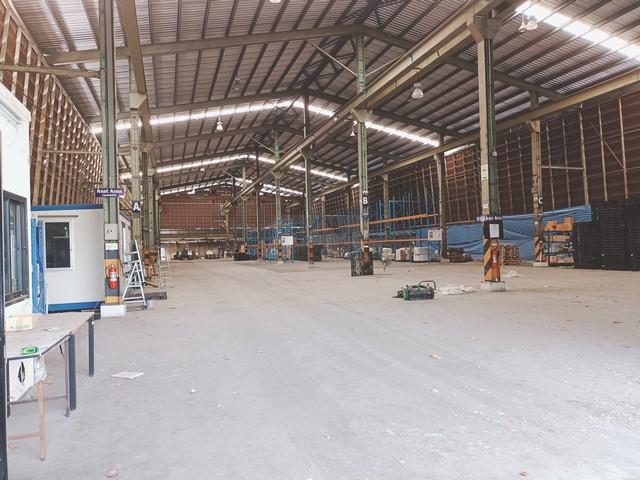 ให้เช่าโกดังขนาดใหญ่ 2,300 ตร.ม. เต็มพื้นที่ ซอยวิภาวดีรังสิต 64 ที่จอดรถสะดวกสบาย ใกล้สนามบินดอนเมือง 3