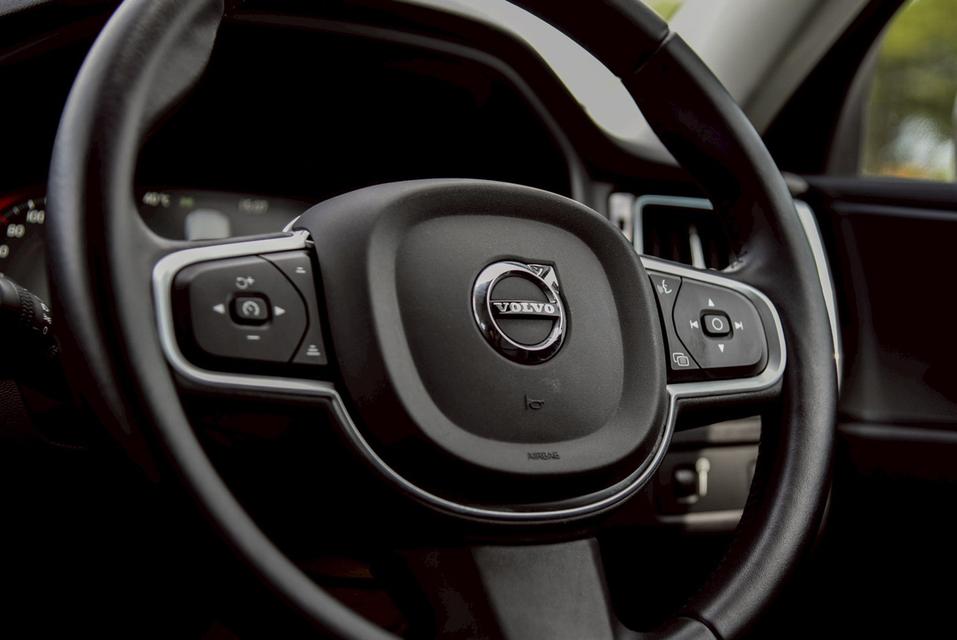 VOLVO XC60 D4 MOMENTUM AWD AT 2018 ไมล์ 68,xxx km. !!!  โทร.0922639576 เอ๋  9