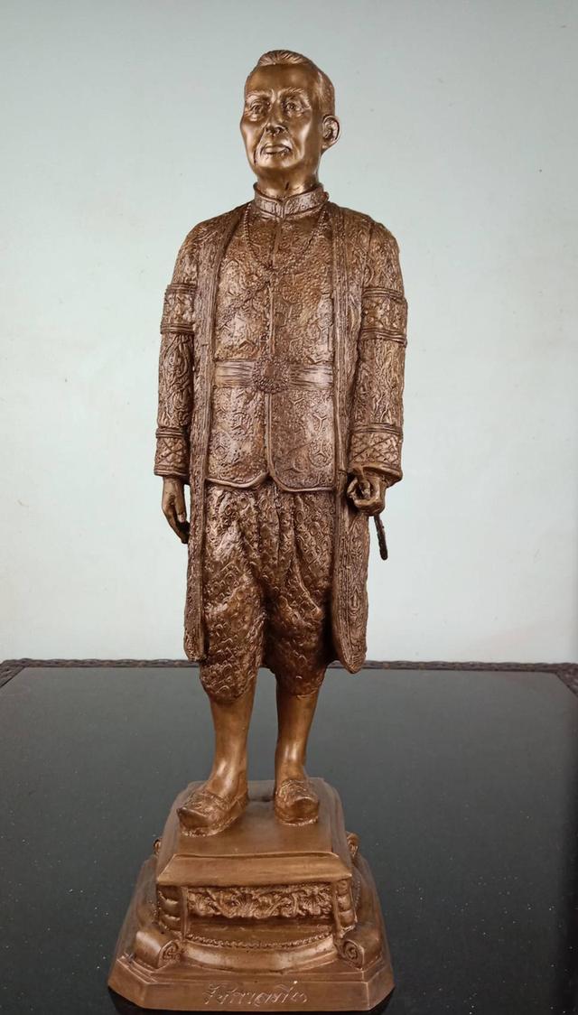 698.พระบรมรูปหล่อในหลวงรัชกาลที่ 3 พระบาทสมเด็จพระปรมาธิวรเสรฐมหาเจษฎาบดินทรฯ พระนั่งเกล้าเจ้าอยู่หัว