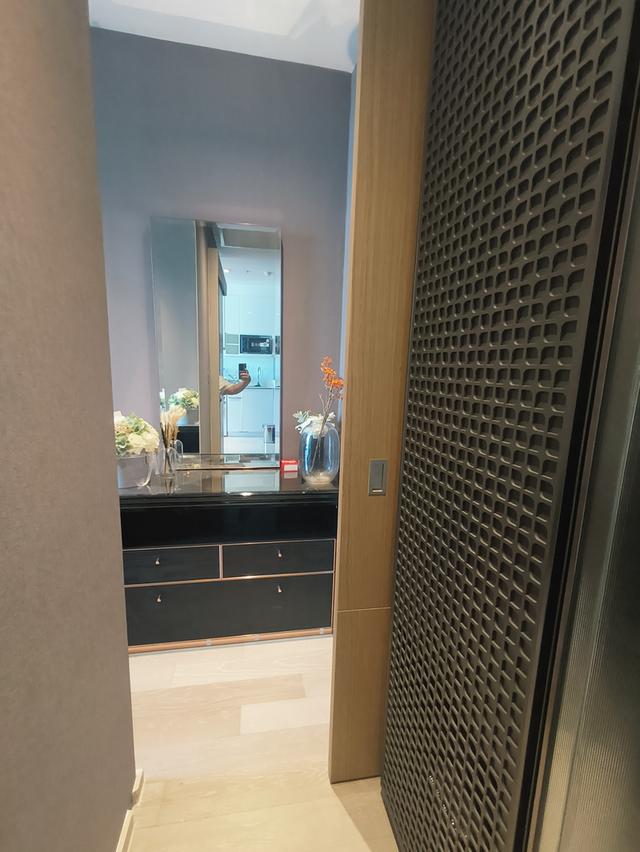 คอนโดมิเนียม แอชตันสีลม ใจกลางกรุงเทพ ติดรถไฟฟ้าศาลาแดงและช่องนนทรี ขึ้นทางด่วนสะดวก ออกต่างจังหวัดง่าย 4