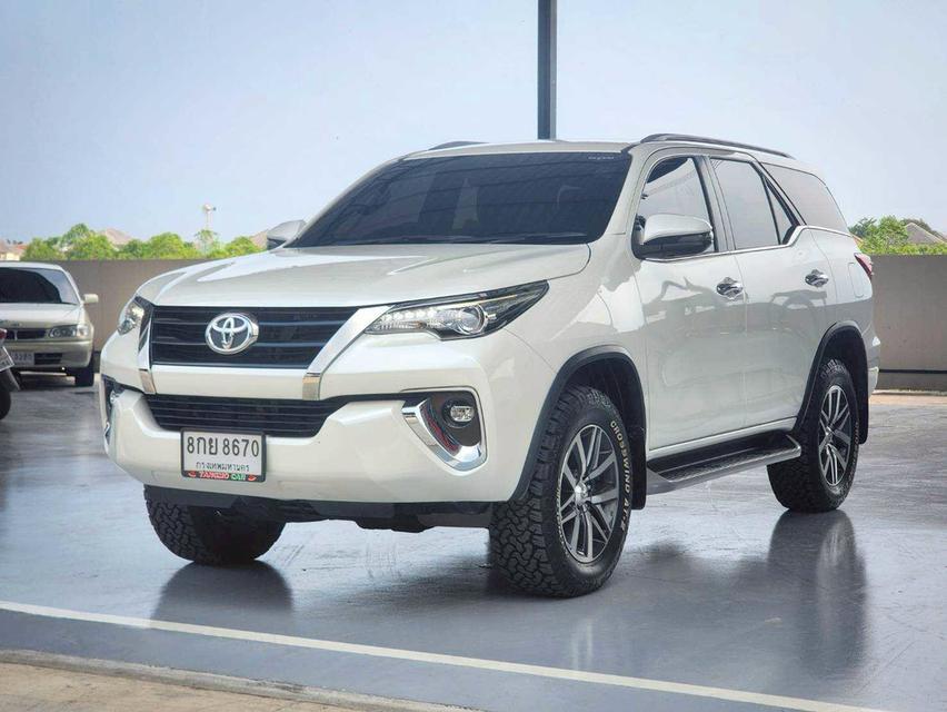 TOYOTA FORTUNER 2.4 V 2WD ปี 2019