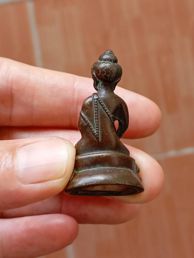 พระกรี่งเก่าไม่ทราบที่ 4