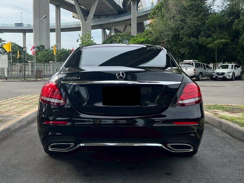 รถเข้าใหม่! MERCEDES-BENZ E220d AMG Dynamic ปี 2016 (จดทะเบียน 2017) สีดำ 6
