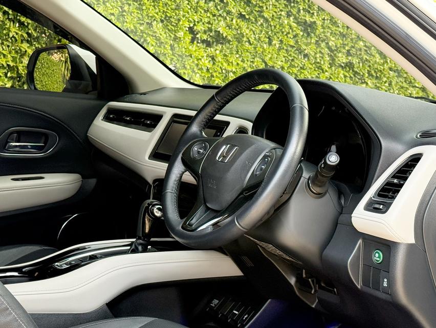2020 HONDA HRV 1.8 EL รถมือเดียวออกป้ายแดง รถวิ่งน้อยเพียง 40,000 กม เข้าศูนย์ทุกระยะ รถไม่เคยมีอุบัติเหตุครับ รูปที่ 10