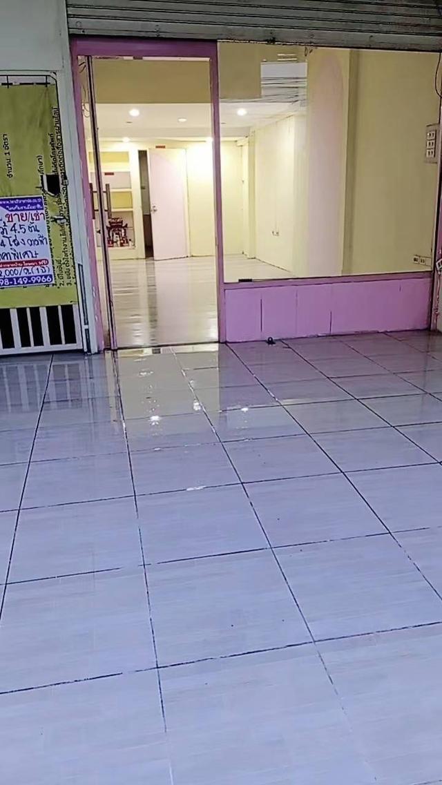 ขายและให้เช่าอาคารพาณิชย์ 4 ชั้น ลาดพร้าว 80 แยก 22 เขตวังทองหลาง 4