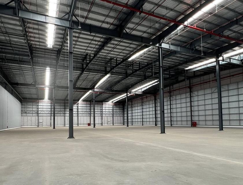 ให้เช่าโกดัง โรงงาน พร้อม Office 2 ชั้น / เขต Free Zone ขอใบอนุญาต รง.4 ได้ มีว่าง 2 ยูนิต / พื้นที่ใช้สอย 3997 ตารางเมตร / ทำเล บางนา ตราด กม.46 4