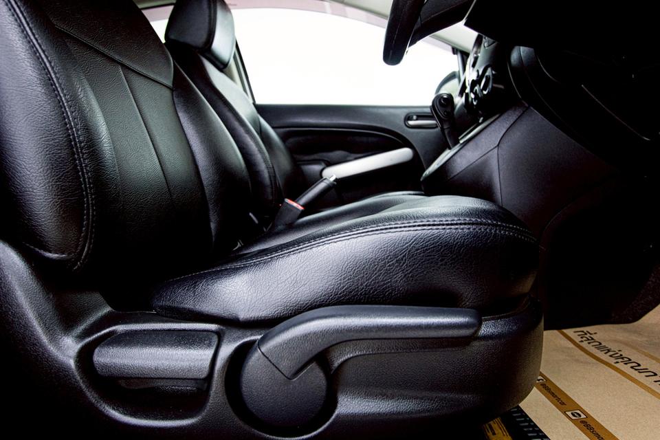 MAZDA  2 1.5 Groove Sports 2012  6