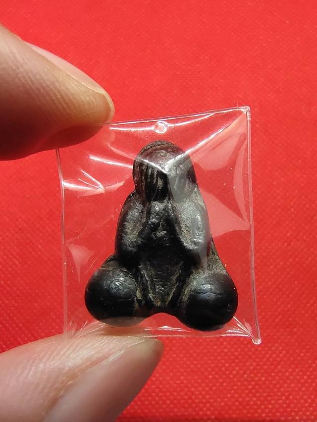 พระปิดตาพิมพ์สองหน้า เนื้อเมฆพัด หลวงพ่อเดิม