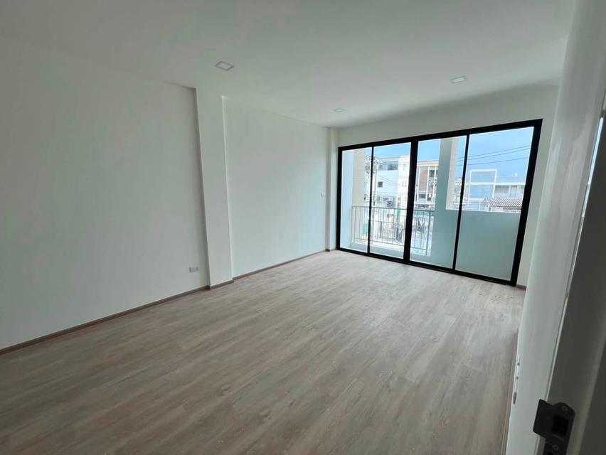 Luxury townhome project For Sale The Blisz ICONIC Sathon – Charan 35 18