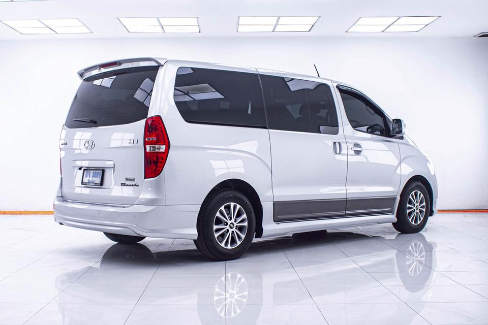 HYUNDAI H-1 2.5 DELUXE 2009  14