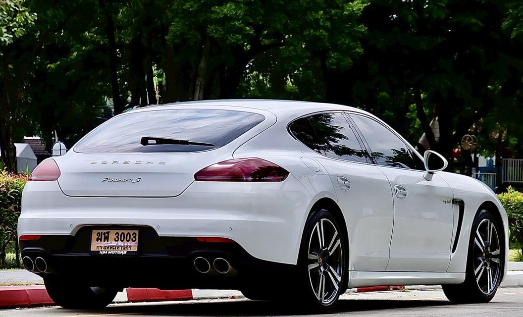 Porsche Panamera 4S Plug-in Hybrid 2
