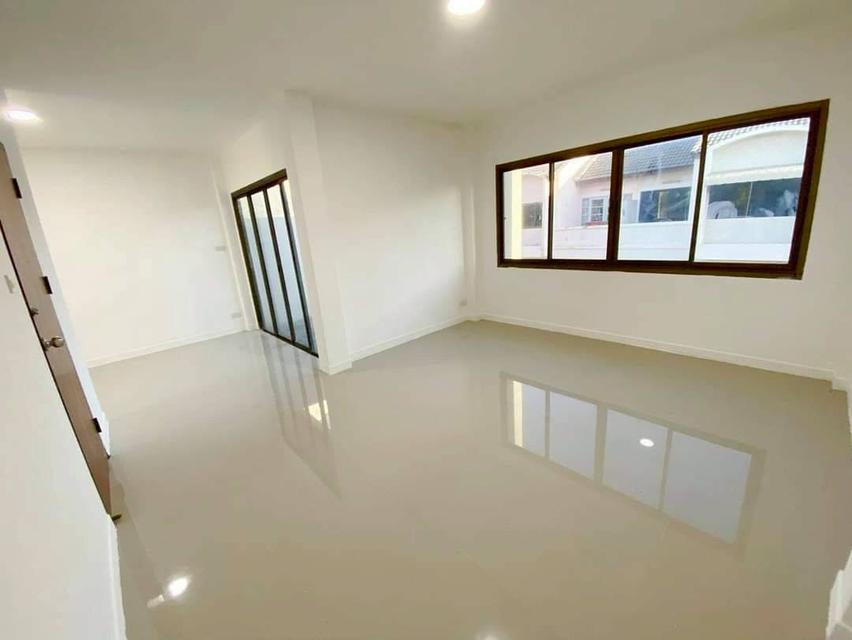 ขายทาวน์โฮม 3ชั้นรีโนเวทพร้อมอยู่ บ้านยังไม่เคยเข้าอยู่อาศัย ใกล้สนามบินดอนเมือง โครงการบ้านเอกบดี ดอนเมือง ซอย.ช่างอากาศอุทีศ 3