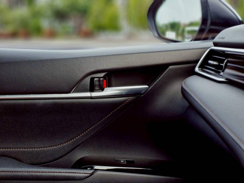 ขาย Toyota Camry 2.0G ปี19 10