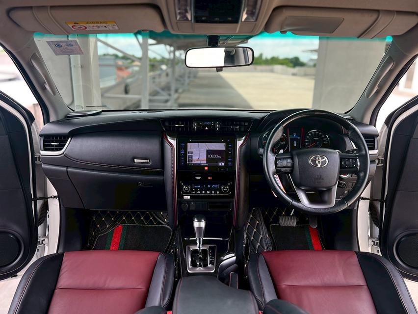 toyota fortuner 2.8 trd ปี 2018 รถบ้าน สวยจัดๆ ไมล์ 6หมื่น โลแท้ๆ  16