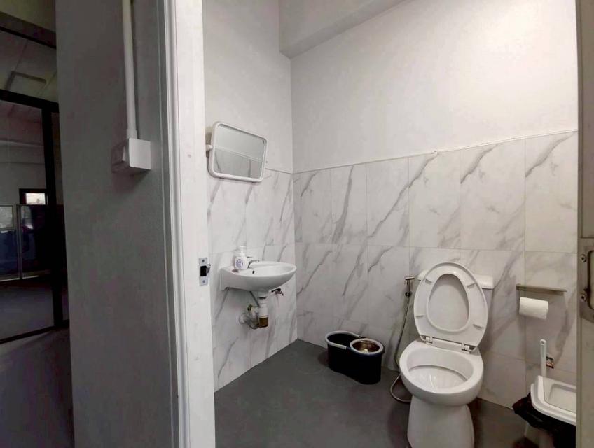 ขายด่วน! อาคารพาณิชย์ 4 ชั้นครึ่ง รีโนเวทใหม่ทั้งหลัง หมู่บ้านบางพลีนิเวศน์  พร้อมเฟอร์นิเจอร์ (หลังมุม)  บางพลี-กิ่งแก้ว เหมาะอยู่อาศัย ทำออฟฟิศ 12