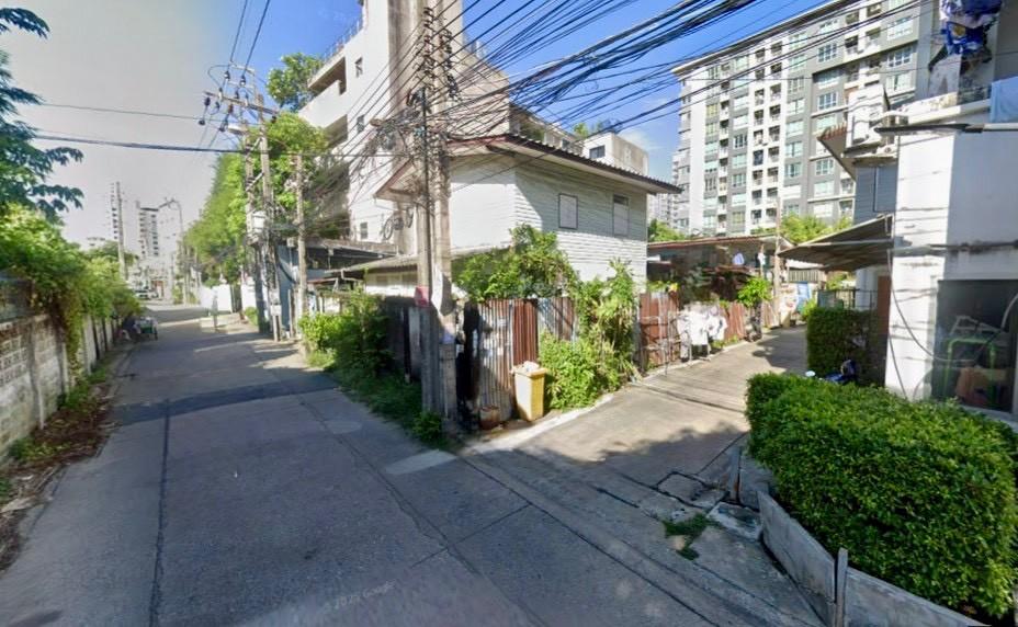 ขายบ้านพร้อมที่ดิน ซอยลาดพร้าว 38 ติดถนน 2 ด้าน ใกล้เซ็นทรัลลาดพร้าว รถไฟฟ้า 2 สาย (N.1704) 2
