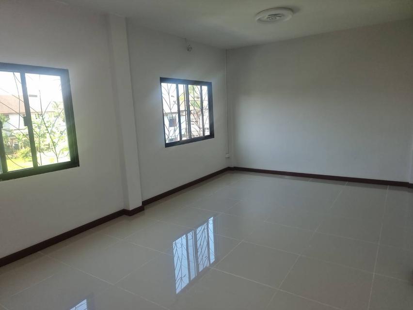 ขายทาวน์เฮ้าส์ 3 ชั้น ซอยชักพระ 10 ตลิ่งชัน บ้านสวย ทาสีปูกระเบื้องให้ใหม่ทั้งหลัง ใกล้เซ็นทรัล ปิ่นเกล้า 8