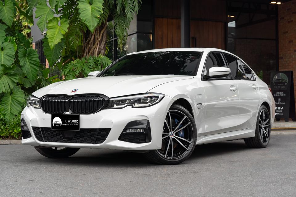 “BMW 330e M Sport Plug-in Hybrid” ปี2023