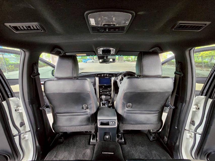 Toyota Fortuner 2.8 LEGENDER BLACK TOP 4WD AT ปี 2022 18