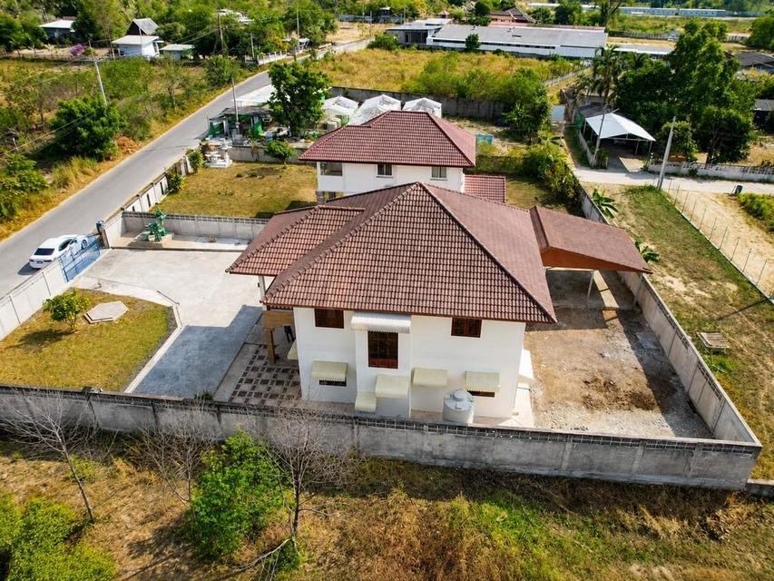 Urgent Sale — Detached House in Pong, Bang LamungDetached house for urgent sale in Pong, Bang Lamung. Spacious land plot with large parking area 13