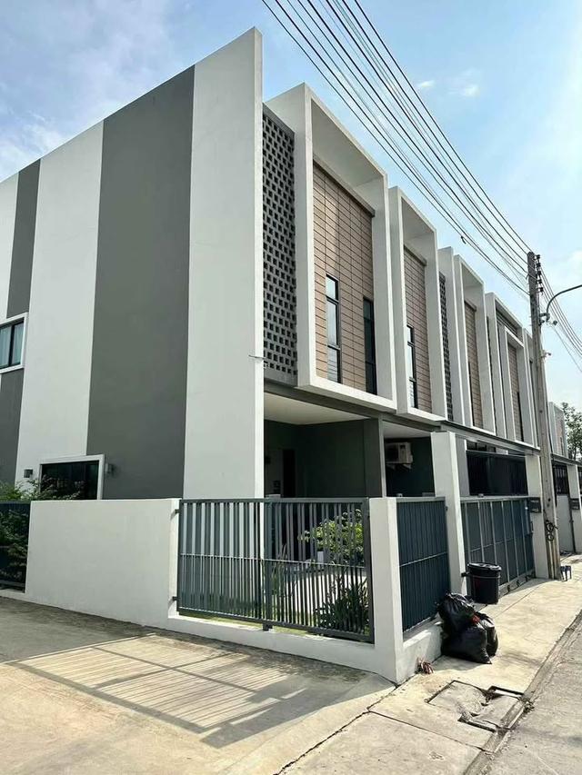 ✨ เช่าทาวน์โฮม 2 ชั้น 4 นอน 3 น้ำ 16,000.- (รวมส่วนกลาง) ห้องเยอะอยู่สบาย (No Pets) 🏡 4