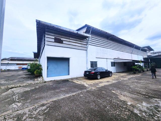 ประชาอุทิศ-บางครุ รถเทเลอร์ 18 ล้อเข้าได้ ถ.สุขสวัสดิ์ 62-72 ให้เช่าโกดัง และอาคาร2ชัั้น 600ตร.ม. 2