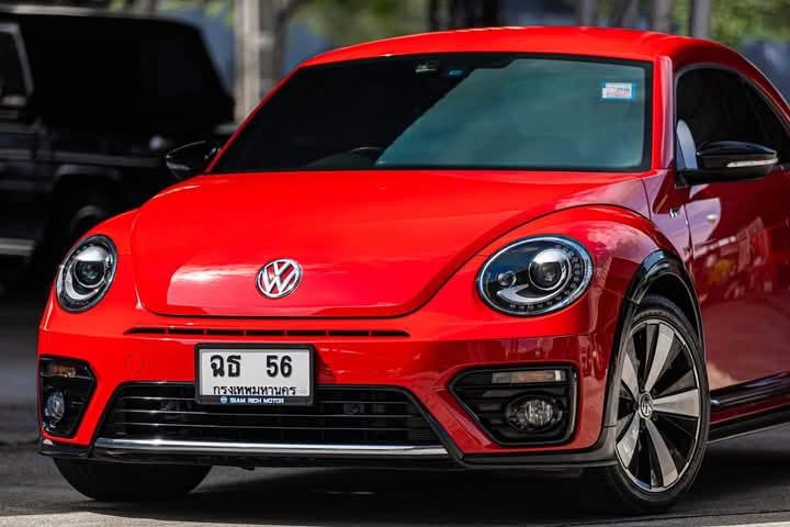 Volkswagen Beetle สีแดง 8