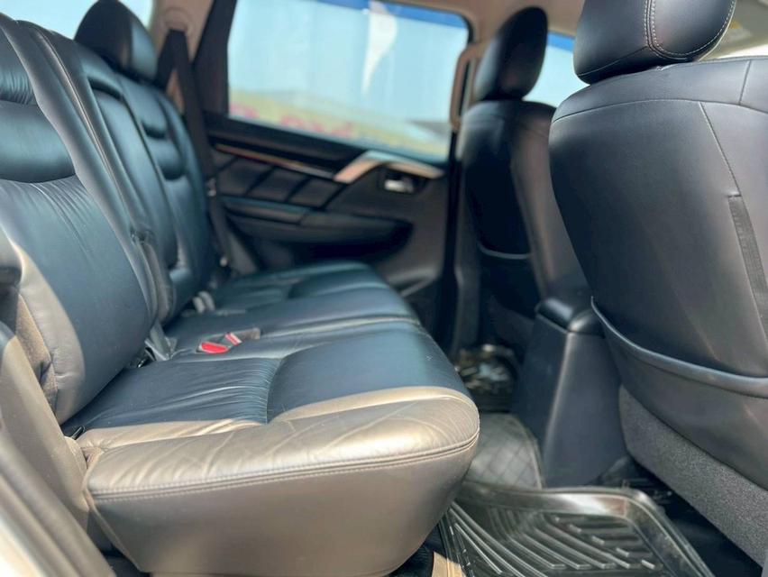 Mitsubishi Pajero 2.4GT Premium 4WD ปี 2016 สีเงิน รูปที่ 12