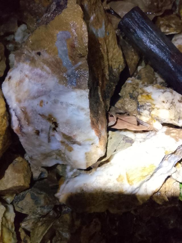 หินแร่ทองคำ หินควอตซ์ หินทองคำดิบ รูปที่ 4