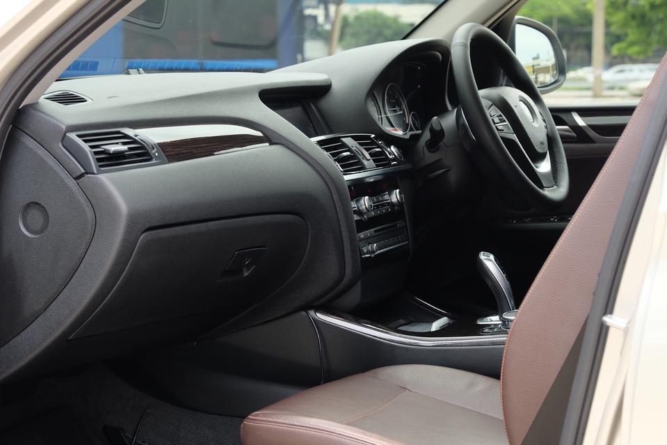 รหัสรถ TNS8016 BMW X3 2.0d HIGHLINE LCI ดีเซล ปี 2016 8