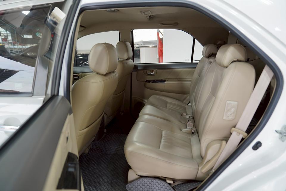 TOYOTA FORTUNER 3.0 V 4WD AT  (ปี 2011)  13