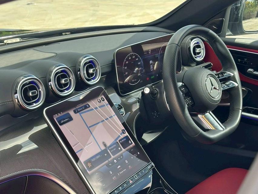 Mercedes Benz C350e AMG W206 ปี 2022 จด 2024 สีดำ เบาะแดง 13