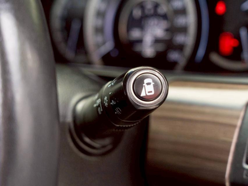 Honda Accord 2.0EL ปี 2016 ประกันเครื่องเกียร์3ปี / 30,000 km. 16