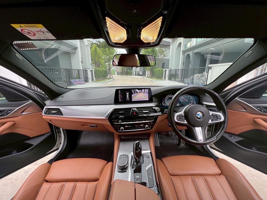 BMW 520 d M-Sport ปี 20 สีขาว ดีเซล ไมล์น้อยสุดในตลาด 40000 โลแท้ๆ หาไม่ได้แล้ว มือเดียว สภาพเหมือนป้ายแดง 19