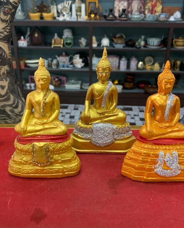 พระงานเรซิน 3 องค์ 5
