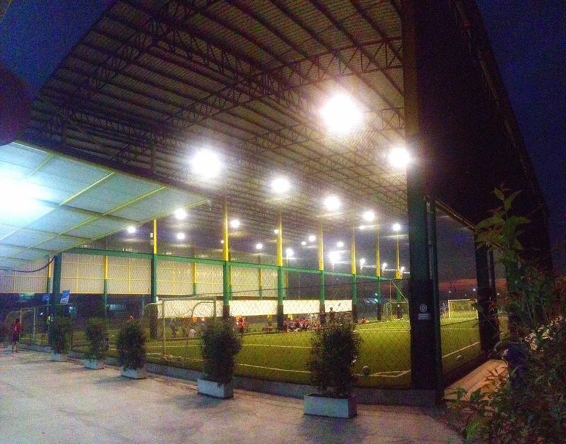 S.W. FOOTBALL CLUB สนามฟุตบอลหญ้าเทียมขนาดมาตรฐาน