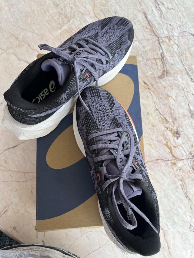 รองเท้าวิ่งยี่ห้อ ASICS รูปที่ 6