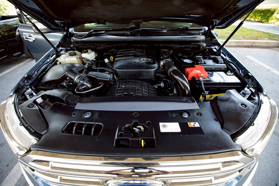 Ford Everest 2.2 Titanium Sunloof ปี 2017 สีฟ้า มือเดียวป้ายแดง 11