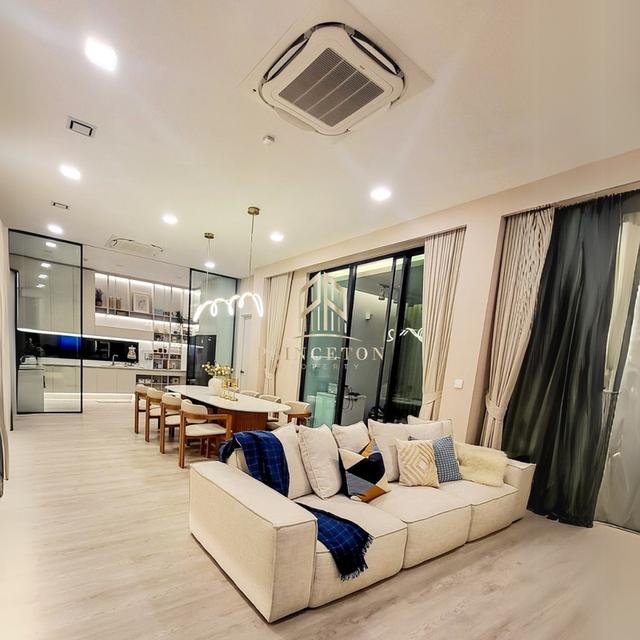 ขายด่วน! ราคาพิเศษ บ้านหรู 3 ชั้น สไตล์ Beyond Loft Vive Krungthep Kreetha 3