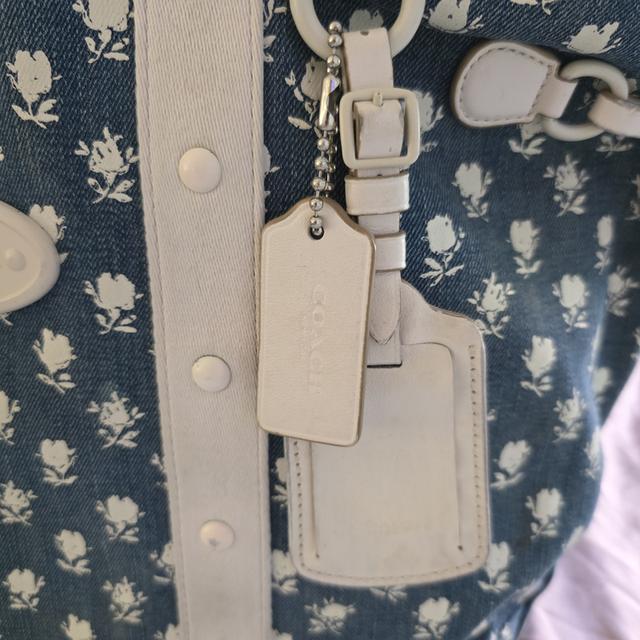 Coach denim with flower กระเป๋ามือสอง 2