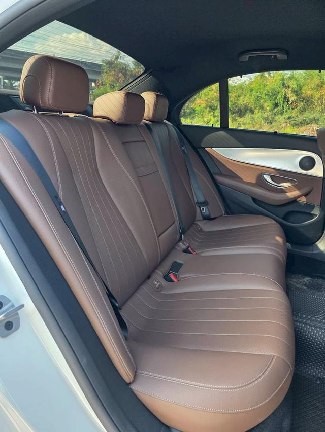 Mercedes-Benz E300e Avantgarde (W213) (Facelift) ปี 2023 สีขาว ไมล์ 50,000 กม. 14