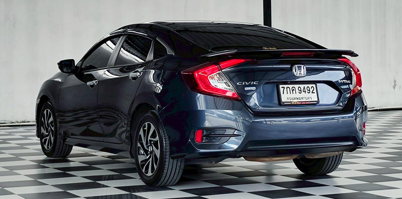 🔥HONDA CIVIC FC 1.8 EL เกียร์ ปี 2017 จด18 🔥(สีน้เงิน) เคดิตดีฟรีดาวน์ 3