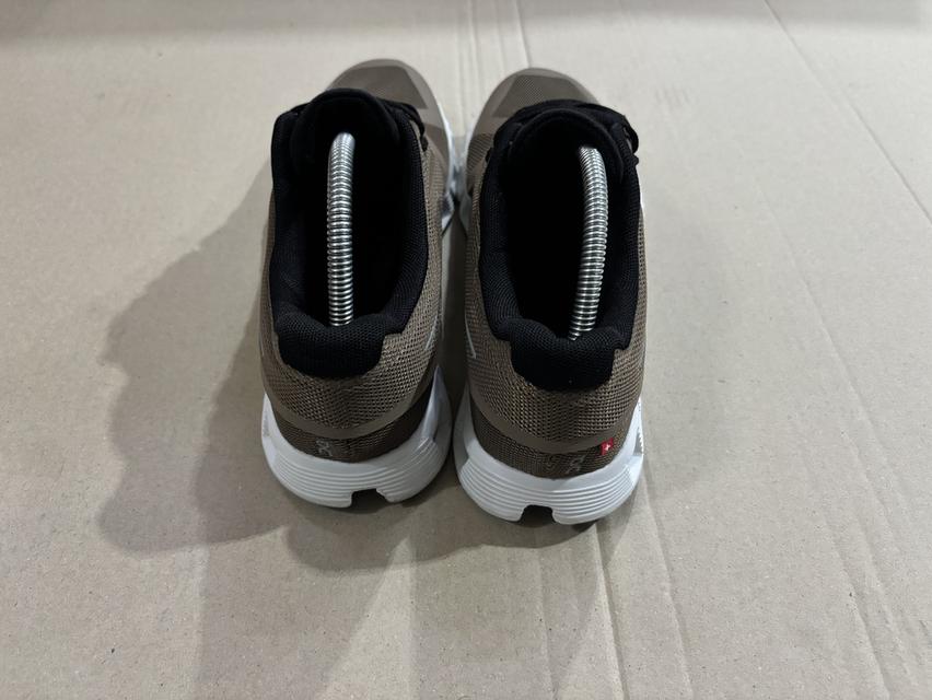 รองเท้ามือสองของเเท้ รูปที่ 4