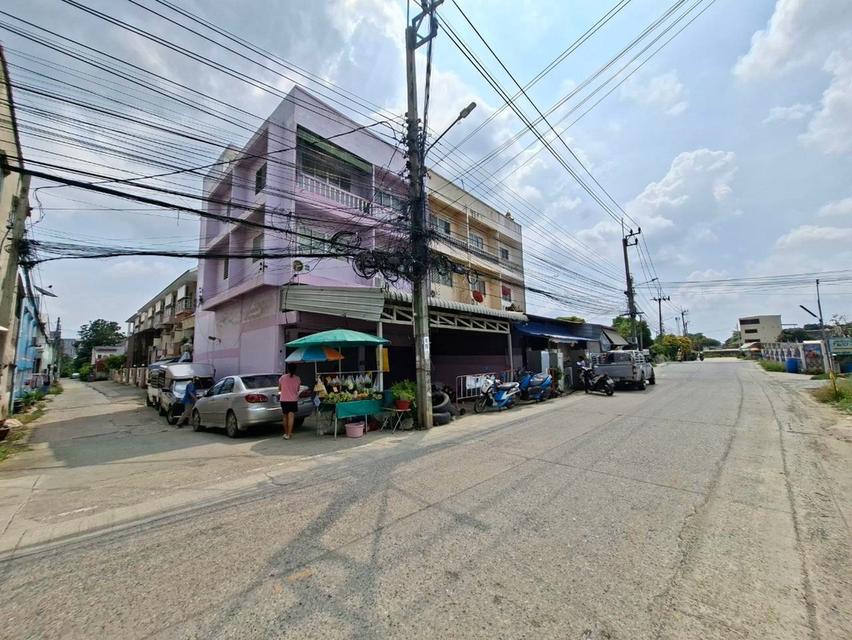 ขายตึกพาณิชย์ 3 ชั้นครึ่ง 2คูหา หลังวัดหูช้าง บางกรวย นนทบุรี 2