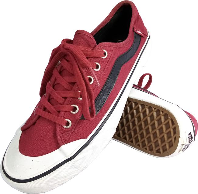 VANS รองเท้าผ้าใบมือสอง สภาพงามๆ สีแดง-ดำ จัดส่งฟรี! เก็บปลายทาง