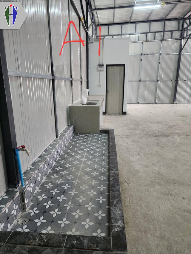 ให้เช่า โกดัง ขายของ ออฟฟิศ หรือ เปิดร้านได้ ถนนเลียบทางรถไฟ นาเกลือ - โกดังให้เช่า หน้ากว้าง 15 เมตร สูง 5 เมตร  พื้นที่ : 220 ตรม.  - 1 ชั้น สามารถท 11