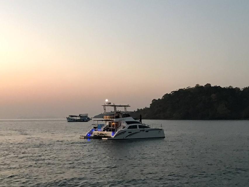 เรือคาตามารัน Island Spirit 390 แรงม้า ปี 2013 20