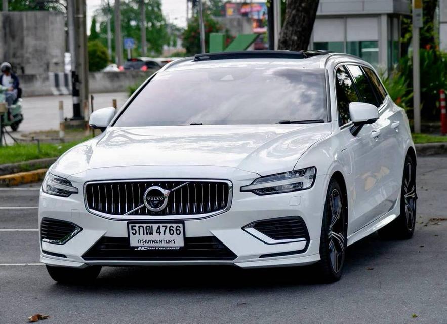 Volvo V60 T8 Inscription ปี 2020 สีขาว
